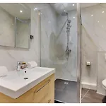 Beautiful Marais Bastille Apartment *